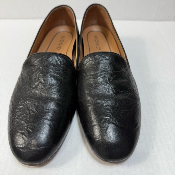 Vionic Black Leather Slip-On Loafers Sleek DesignSize 10 - Picture 2 of 10